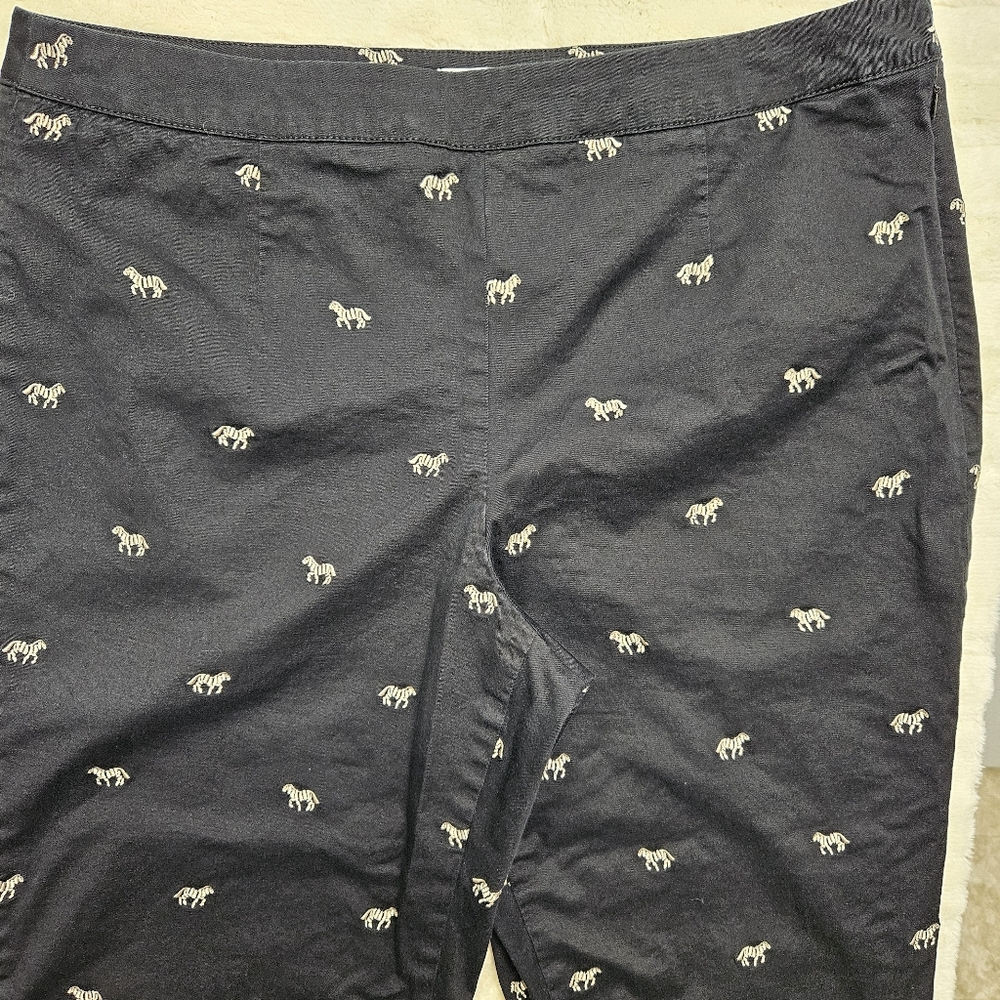 Coldwater Creek Zebra Embroidered Cropped Pants Size 16 Black Novelty Equestrian - Picture 8 of 12
